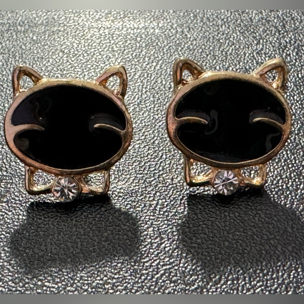 Gentleman Cat Stud Earrings